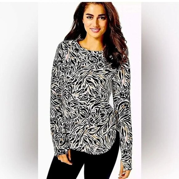 Lilly Pulitzer Luxletic Blythe pullover Onyx Can You Zee Me Luxletic Large - Picture 2 of 9
